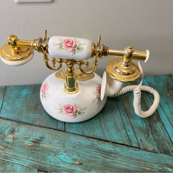 Nexxtech Vintage Style Princess Phone Reproduction - Picture 2 of 9